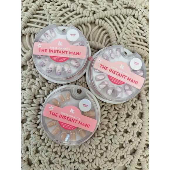 Olive & June The Instant Mani 3 Pack of Press on Nails New Short Length - Picture 1 of 3